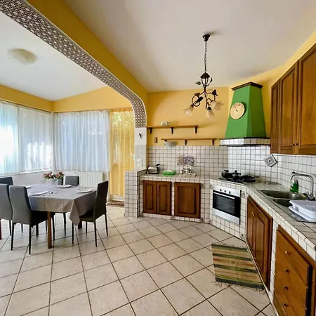 Holiday home Casa Vacanze Ciachea Home - Villa Accogliente Con Bbq, Giardino E Parcheggio , A Due Passi Da Palermo & Aereoporto *